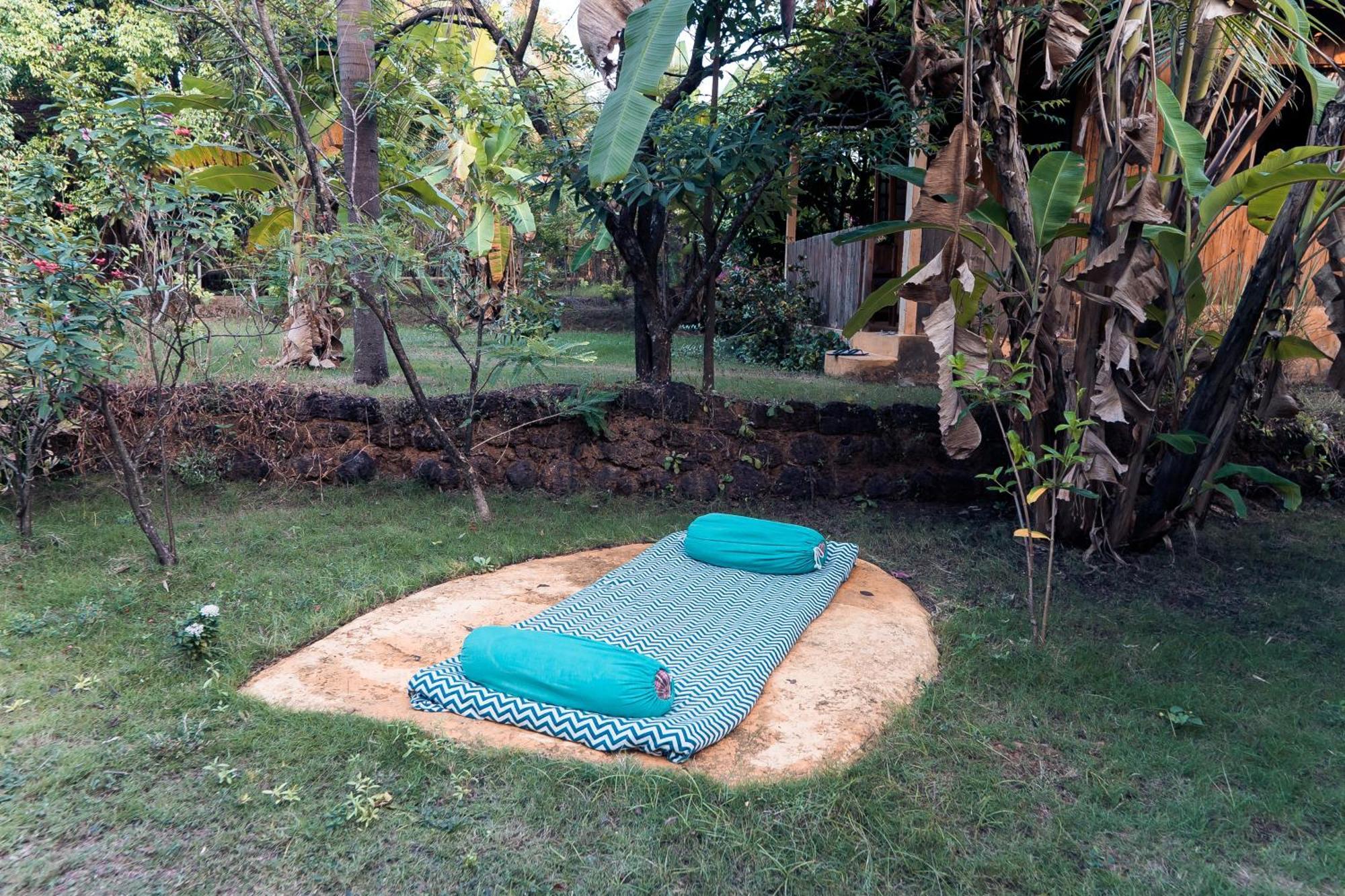 Jamboree Creek Yoga Mandrem Exterior photo