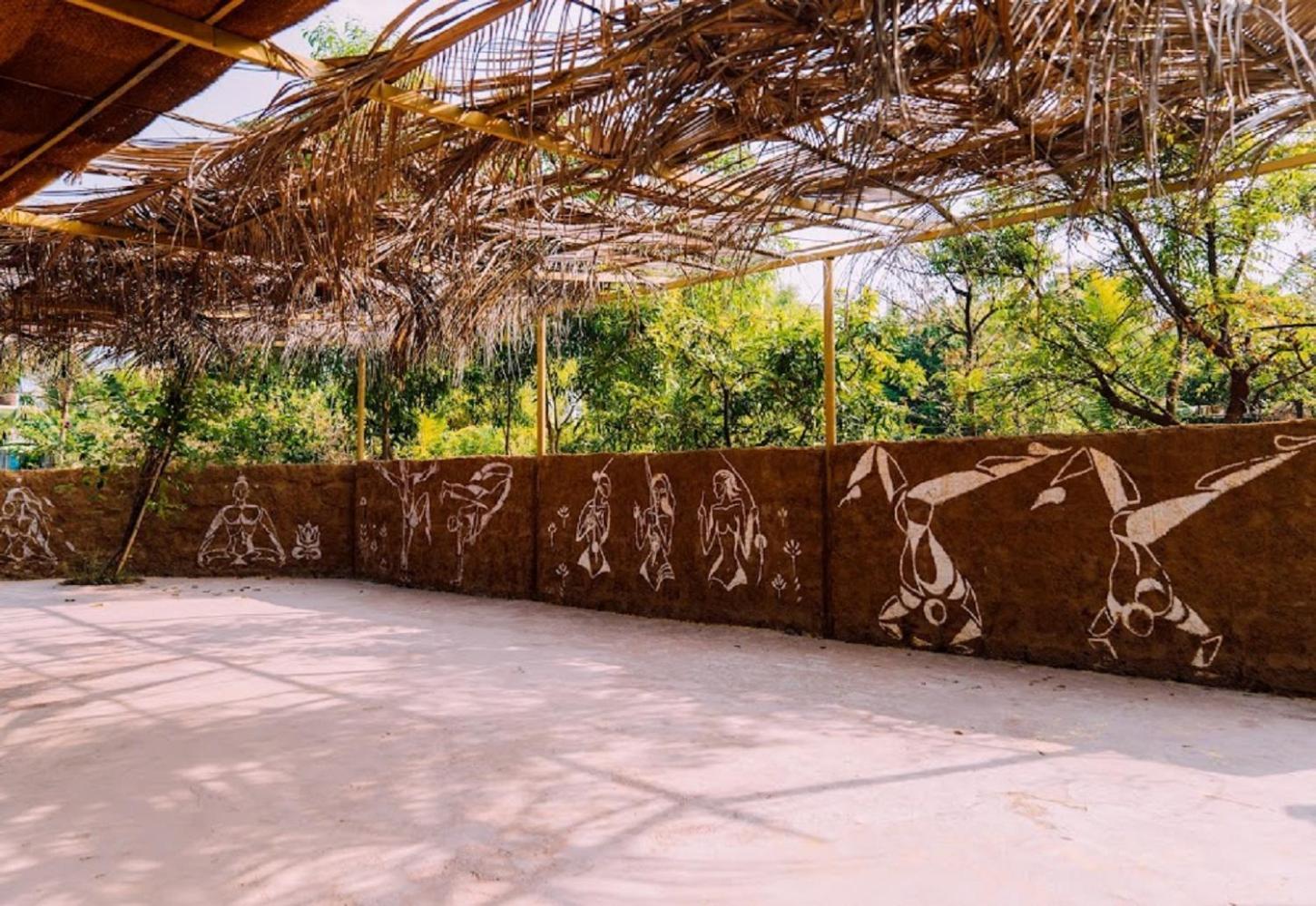 Jamboree Creek Yoga Mandrem Exterior photo